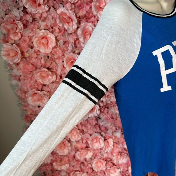 PINK Victoria’s Secret (Small) Blue Quarter Sleeve 'PINK' Top - Picture 2 of 7